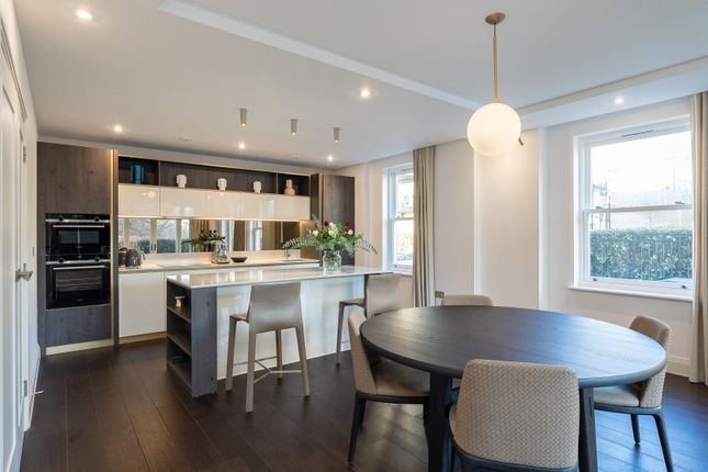 Atkinson Close, London, SW20. 2 bed flat for sale