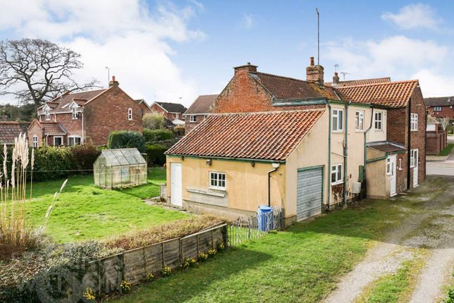 High Bungay Road, Norwich NR14 2 bed cottage for sale