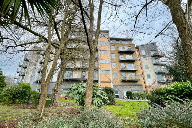 Coombe Way, FARNBOROUGH GU14 1 bed apartment for sale