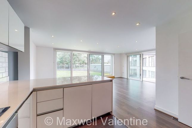 *3D VIRTUAL TOUR AVAILABLE*Saffron... 3 bed apartment for sale