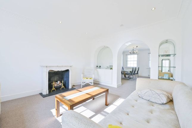 Strathearn Place, Paddington, London, W2 3 bed maisonette for sale
