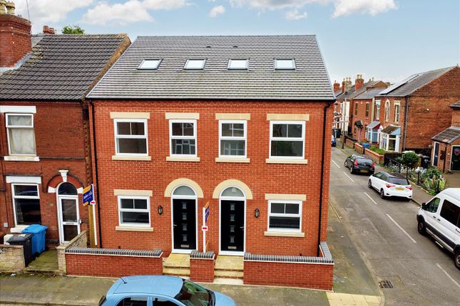 4 bedroom semi-detached house for sale