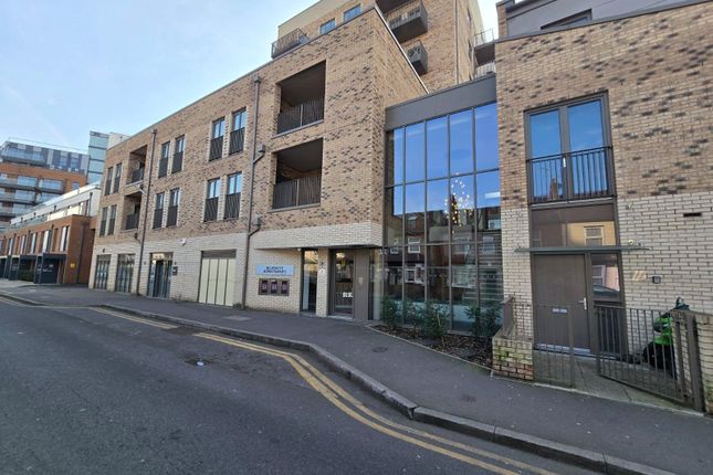 Blyth Road, Hayes, Greater London, UB3 1 bed apartment for sale