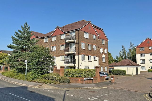 St. Annes Rise, Redhill 2 bed flat for sale