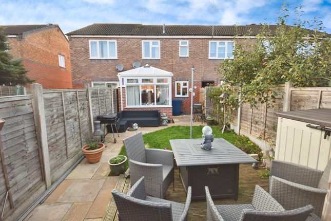 Barker Close, Stafford, Staffordshire 2 bed terraced house for sale