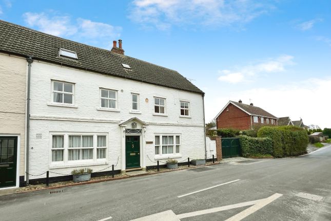 North Frodingham, East Riding Of... 4 bed semi