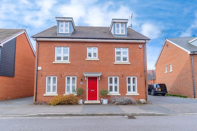 5 bed detached house