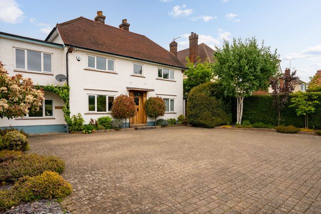 6 bed detached house