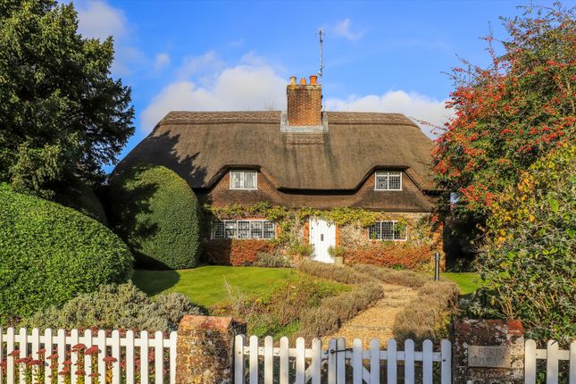 Crawley, Winchester, Hampshire, SO21 3 bed detached house for sale