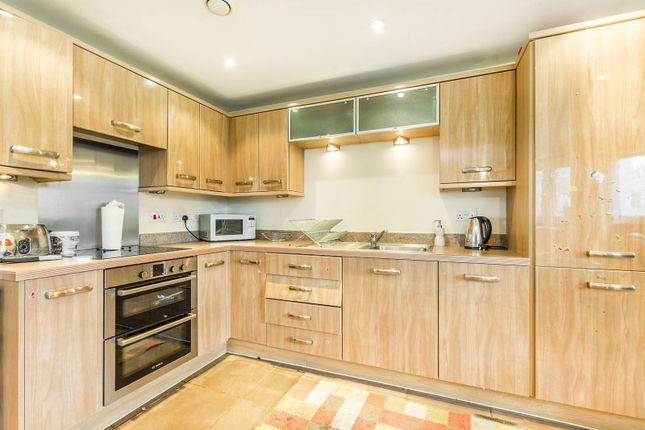 Lanadron Close, Isleworth, TW7 2 bed flat for sale