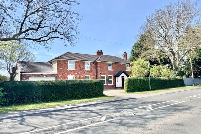 5 bed detached house