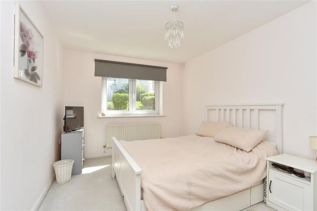 2 bedroom ground floor flat for sale