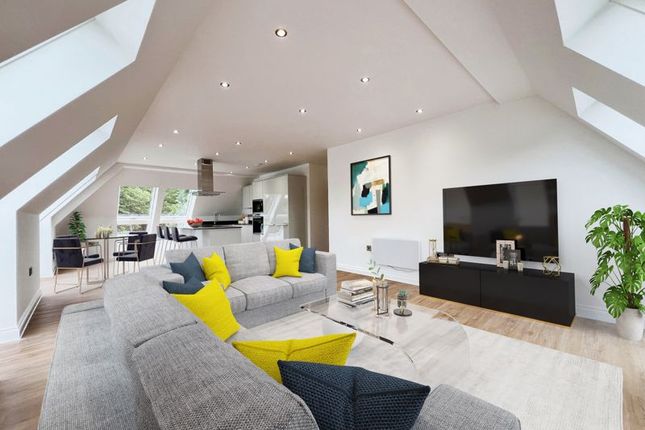 3 bedroom flat for sale