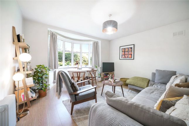 Granville Road, London, N4 2 bed apartment for sale