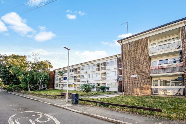 Studio flat for sale