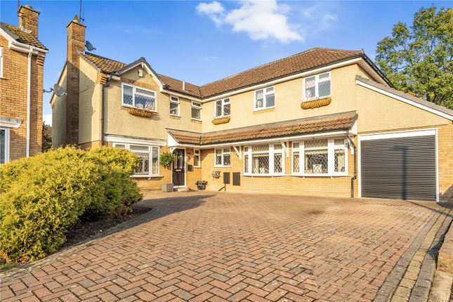 5 bed detached house