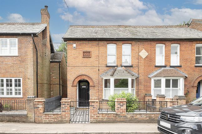 High Street, Kimpton, Hitchin 3 bed semi