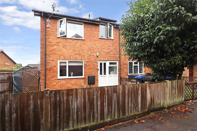 Newsham Road, Surrey GU21 2 bed end of terrace house for sale