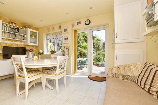 3 bed link detached house