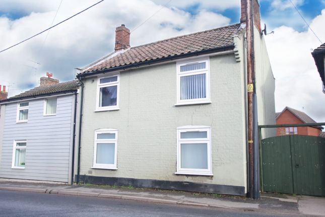2 bedroom semi-detached house for sale