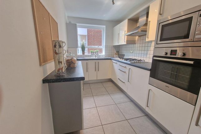 Greenacres, Hendon Lane, Finchley, N3 2 bed apartment for sale