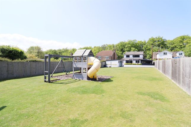 4 bed detached house