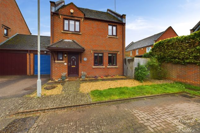 4 bedroom link detached house for sale