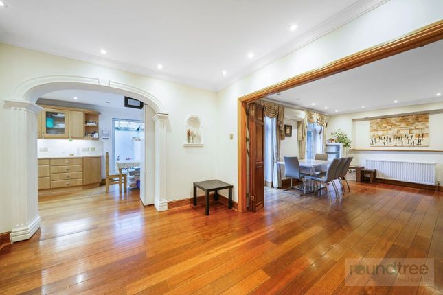 Hoop Lane, Golders Green NW11 6 bed detached house for sale