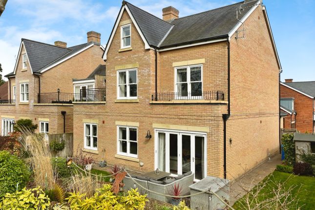 Simpson Close, Beverley, HU17 8EY 5 bed detached house for sale
