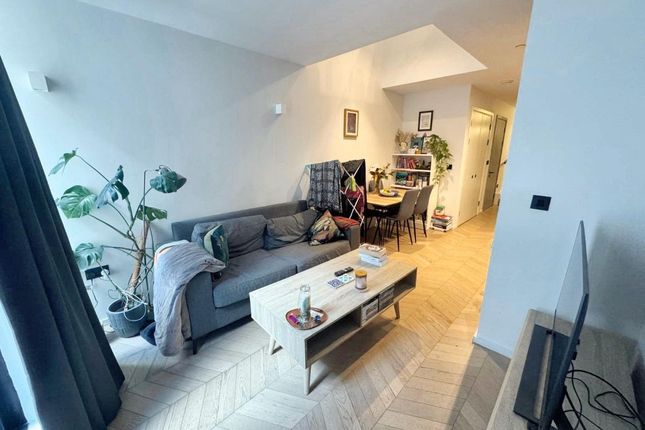 St Georges Gardens 1 bed apartment for sale
