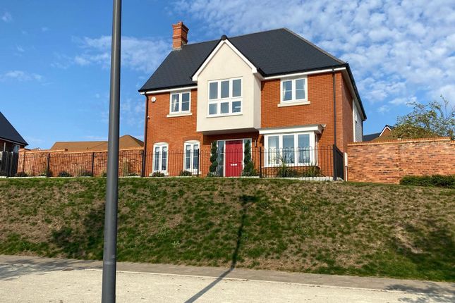 5 bed detached house