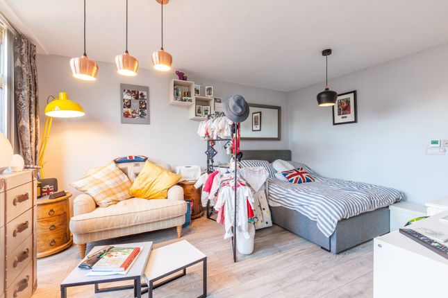 Benedict Road, Stockwell, London, SW9 Studio for sale