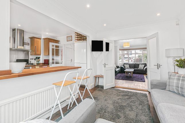 Bluebridge Road,Brookmans Park, AL9 3 bed semi