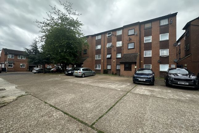 Barking IG11 2 bed flat for sale