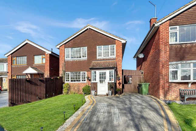 Devonshire Close, Sawtry, Huntingdon. 3 bed detached house for sale