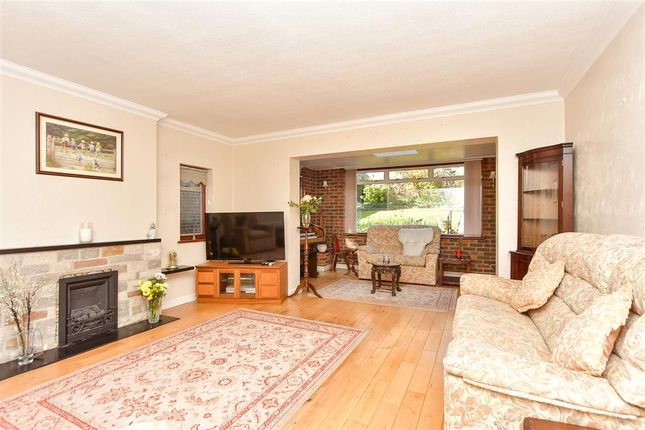 Northumberland Road, Istead Rise, Kent 4 bed chalet for sale