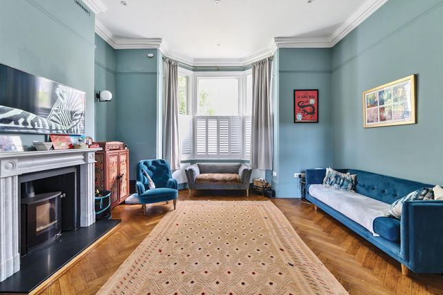 Brondesbury Road, London, NW6 3 bed flat for sale