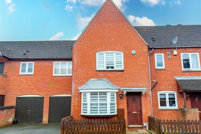 Calcutt Way, Solihull B90 3 bed terraced house for sale