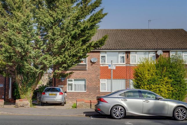 Central Road, Morden SM4 2 bed flat for sale