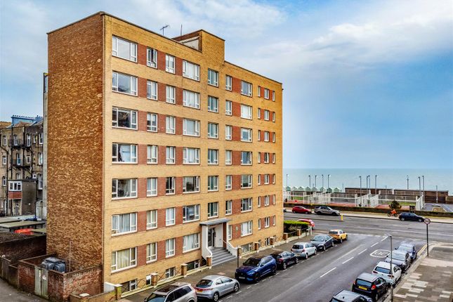 Studio flat for sale