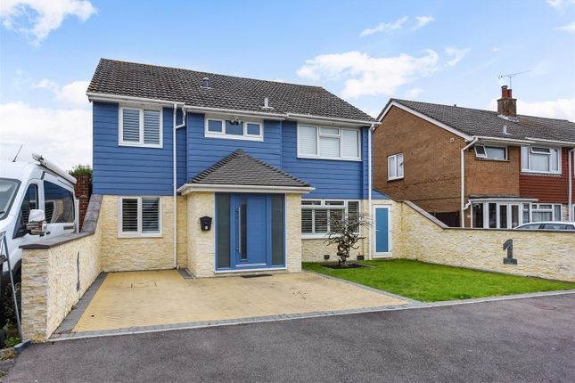 5 bed detached house