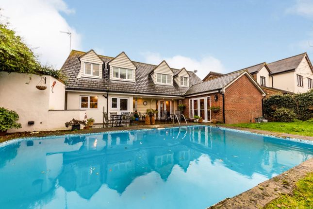 5 bed detached house
