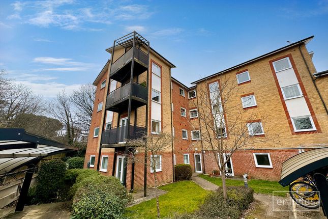 Southampton SO18 2 bed apartment for sale