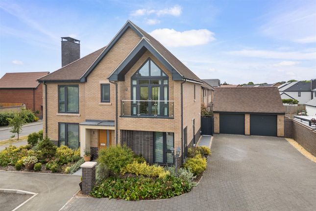 4 bed detached house