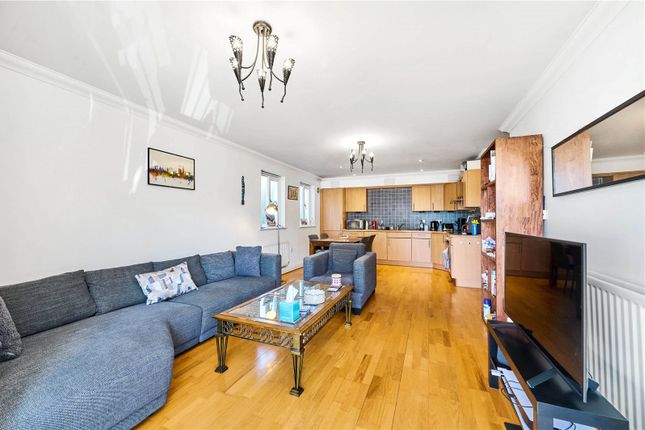 Balham High Road, London, SW17 2 bed flat for sale