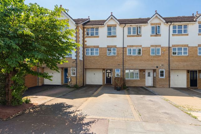 3 bedroom town house for sale