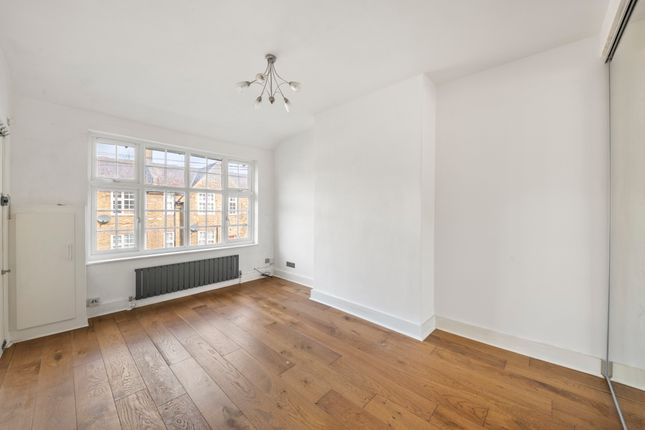 Studio flat for sale