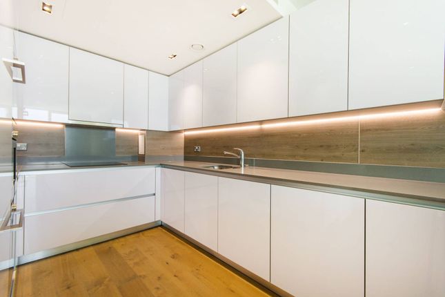 Saffron Central Square, Croydon, CR0 2 bed penthouse for sale