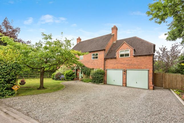 5 bed detached house