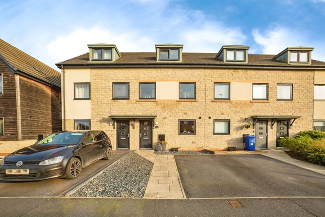 3 bedroom town house for sale
